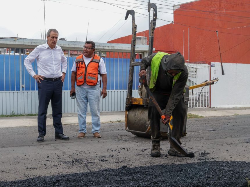 Más de 15 colonias atendidas con el programa “Bacheando Puebla”