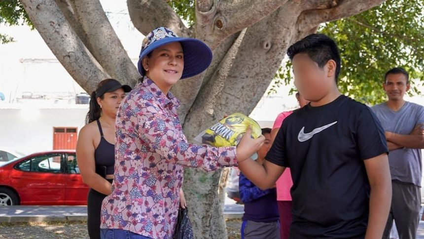 Diputada Ana Tepole impulsa el deporte y respalda a la niñez de Tehuacán con entrega de uniformes