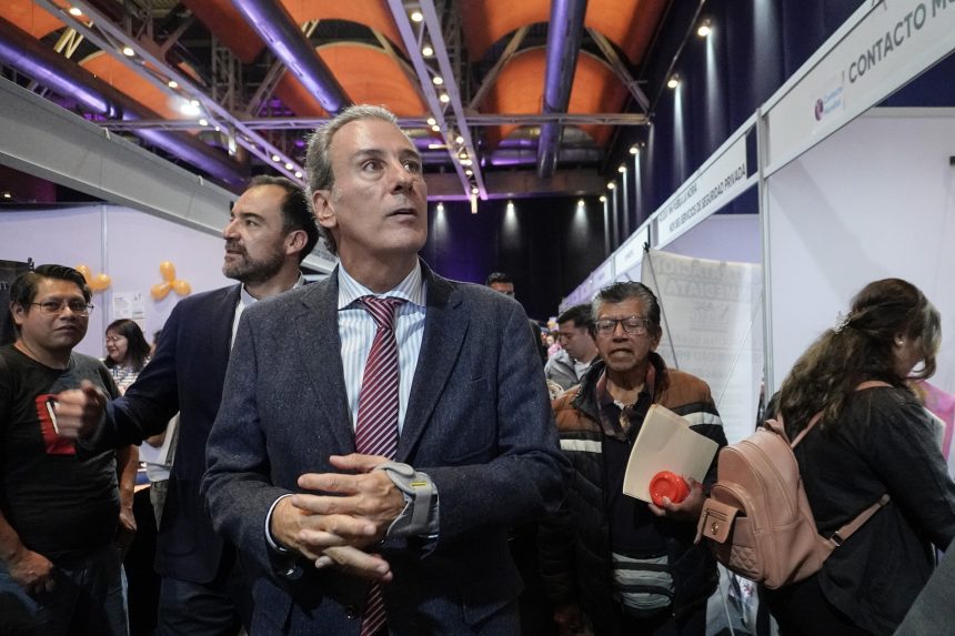 “No son tiempos de levantar la mano”: Chedraui pide esperar rumbo a 2027