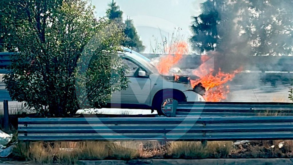 incendio auto Tlaxcalancingo 1