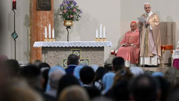 León XIV exige un alto el fuego inmediato en Oriente Medio ante la escalada de violencia