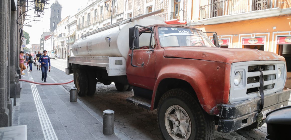 100 pipas de agua llegarán a las zonas más necesitadas de Puebla en abril
