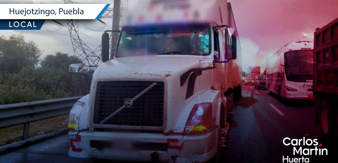 Recuperan tractocamión robado en Huejotzingo