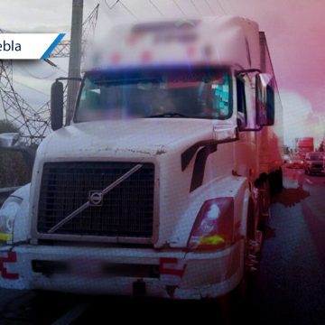 Recuperan tractocamión robado en Huejotzingo