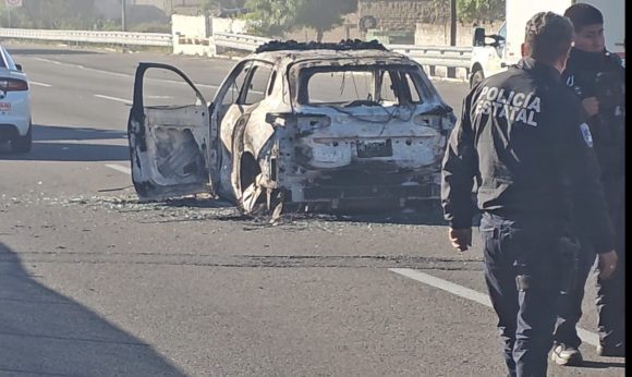 SSP denunciará quema de patrulla durante protesta por desaparición de mujer en Texmelucan
