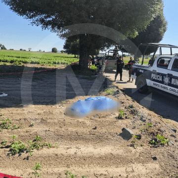 Hallan cuerpo de joven apuñalado en terrenos de cultivo de San Jerónimo Tecuanipan