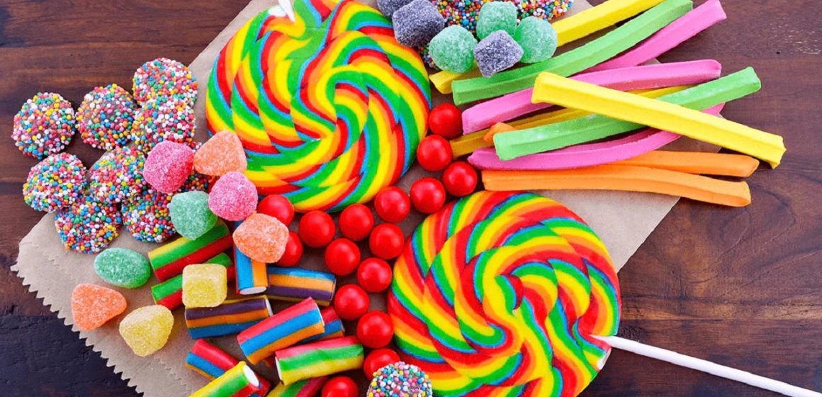 ¡Cuidado! Detectan dulces con droga y envolturas contaminadas afuera de las escuelas