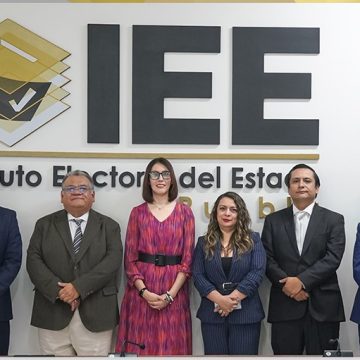 Christian Mariana Ceballos asume la presidencia provisional del IEE Puebla