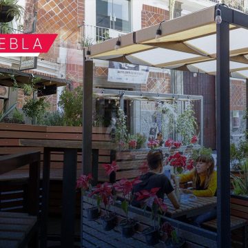 Ayuntamiento de Puebla limpia el Centro Histórico: Retiran 7 parklets por uso indebido