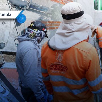 Prevención en Cuautlancingo: Retiran 140 toneladas de desechos en canales pluviales