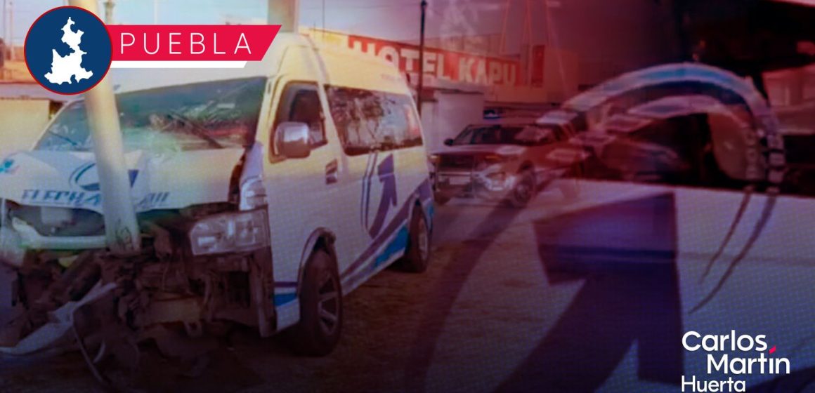 Unidad de la Ruta Flecha Azul se estrella contra luminaria en bulevar Carmen Serdán