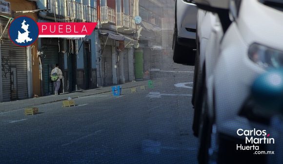 Liberan 60 cajones de parquímetros, apartados por franeleros en el Centro Histórico de Puebla