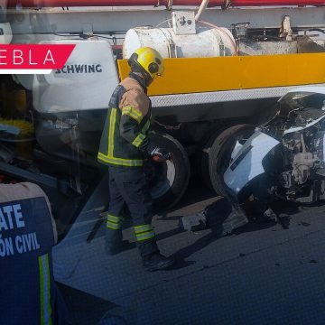 Conductor se queda dormido y se estrella contra camión en Periférico Ecológico