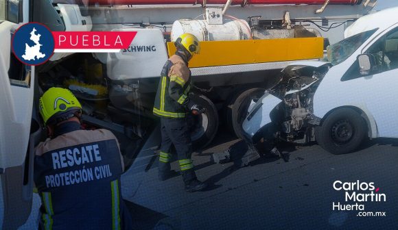 Conductor se queda dormido y se estrella contra camión en Periférico Ecológico