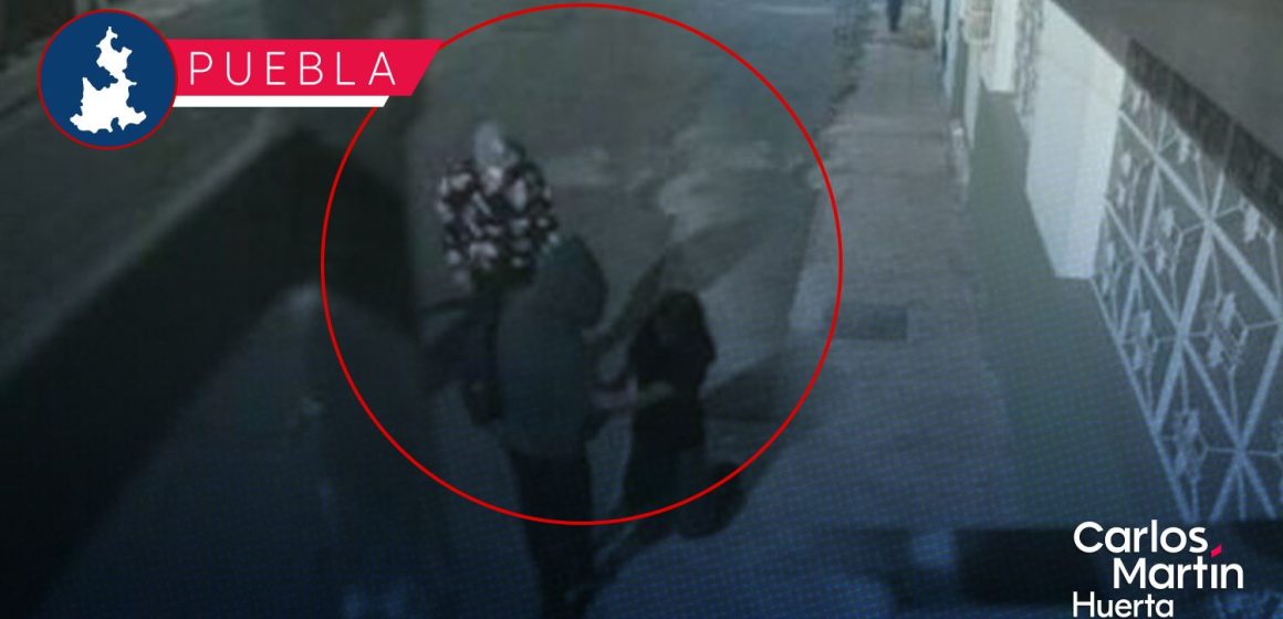 En segundos, asaltan a jóvenes en la 5 Norte y 36 Poniente