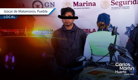 Se pasa el alto frente a policía y descubren que motocicleta era robada en Izúcar de Matamoros