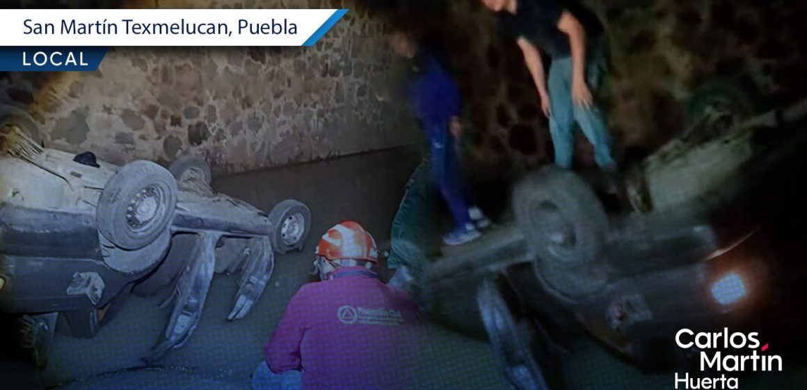 Vehículo cae al fondo del río Atoyac en Texmelucan; así quedó la unidad