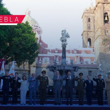 Puebla celebra su 495 aniversario: Alejandro Armenta y Pepe Chedraui encabezan ceremonia cívica en el Zócalo