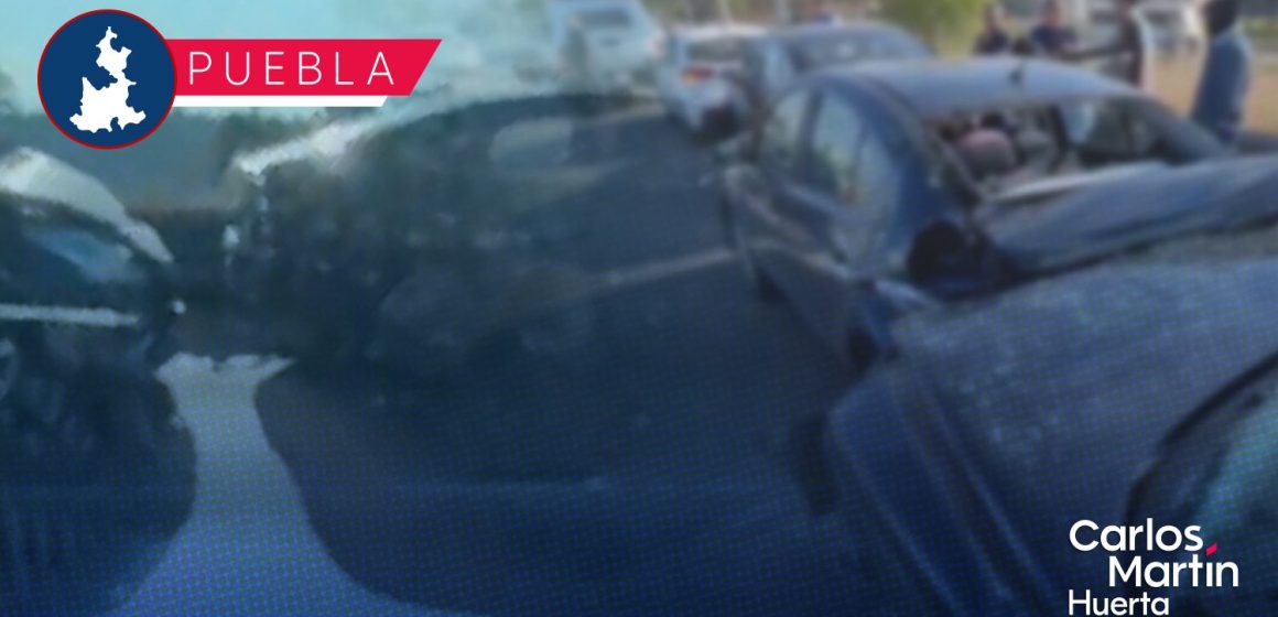 Carambola de 5 vehículos genera caos vial en Periférico Ecológico