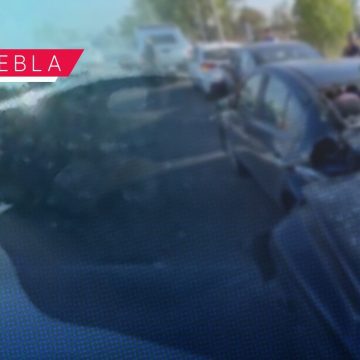 Carambola de 5 vehículos genera caos vial en Periférico Ecológico