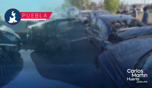 Carambola de 5 vehículos genera caos vial en Periférico Ecológico