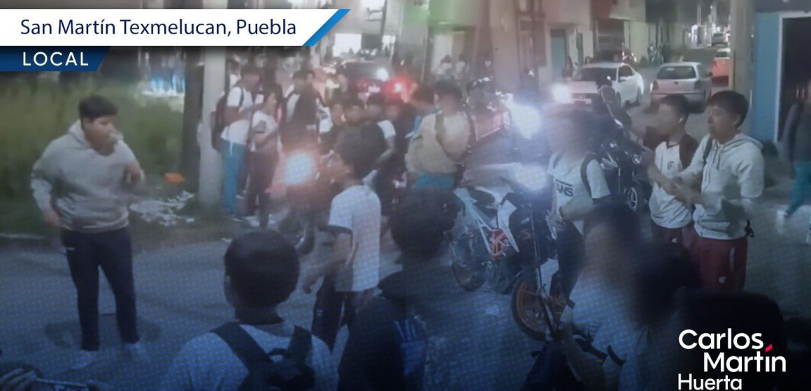 Alumnos protagonizan pelea callejera en San Martín Texmelucan