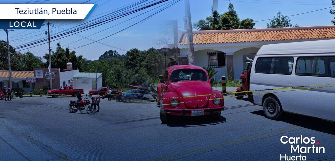 Pobladores bloquean el libramiento La Legua–Ixticpan en Teziutlán; exigen reparaciones y obras