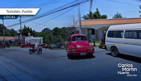 Pobladores bloquean el libramiento La Legua–Ixticpan en Teziutlán; exigen reparaciones y obras