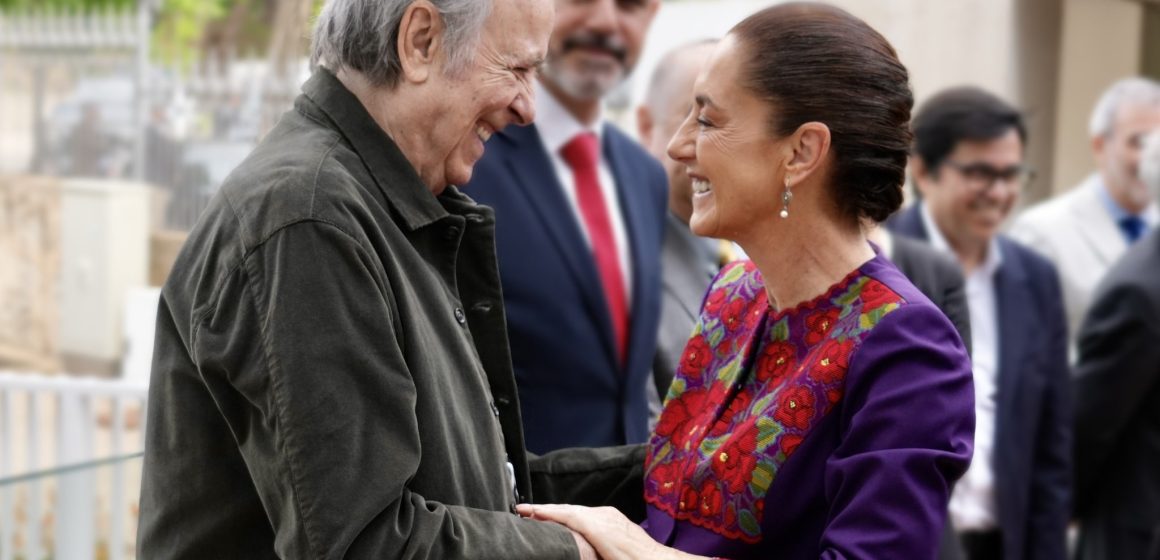 Joan Manuel Serrat reconoce a Claudia Sheinbaum durante su visita a Barcelona