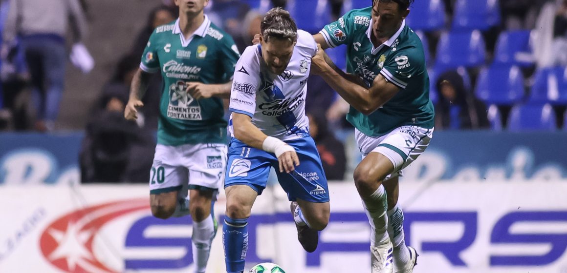 futbol-club-puebla-vs-leon-704914 León vence 1-0 a Puebla en el Estadio Cuauhtémoc