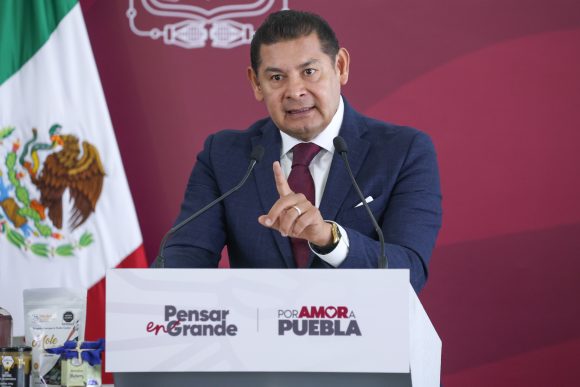 Gobierno de Puebla regulariza 50 hectáreas para vivienda de policías y brigadistas