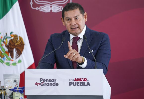 Gobierno de Puebla regulariza 50 hectáreas para vivienda de policías y brigadistas