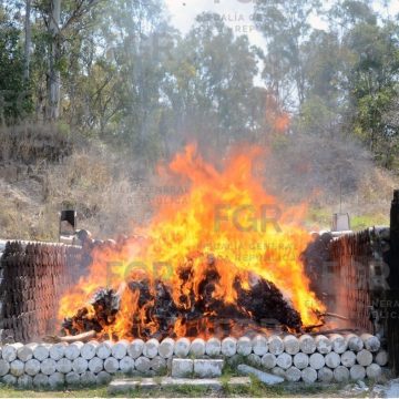 La FGR realizó la incineración de más de 195 kilos de droga en Puebla