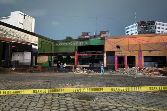 Hallan cadáver en descomposición dentro de una cisterna del bar “El Rosarito” en la Juárez