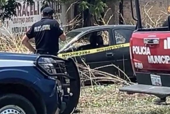 Ejecutan a dos hombres y los abandonan dentro de un vehículo en Nicolás Bravo