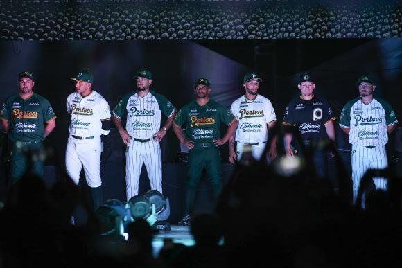 Pericos de Puebla presentan roster y uniformes para la temporada 2026 de la LMB