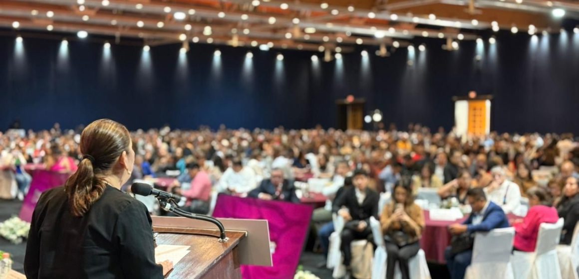 Maestros construyen la transformación y el futuro de Puebla: Laura Artemisa