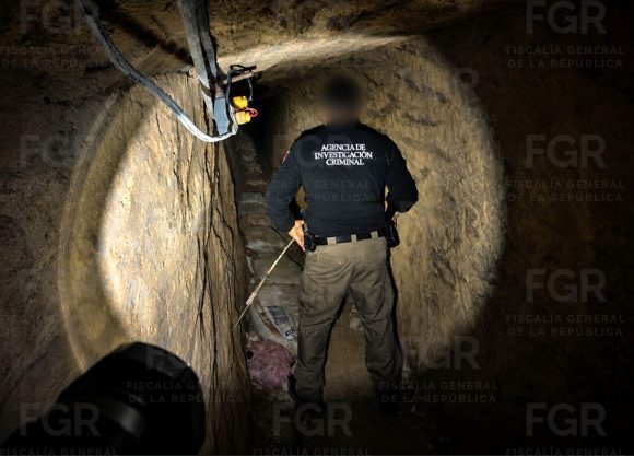 FGR asegura túnel para robo de combustible en instalaciones de Pemex en Nuevo León