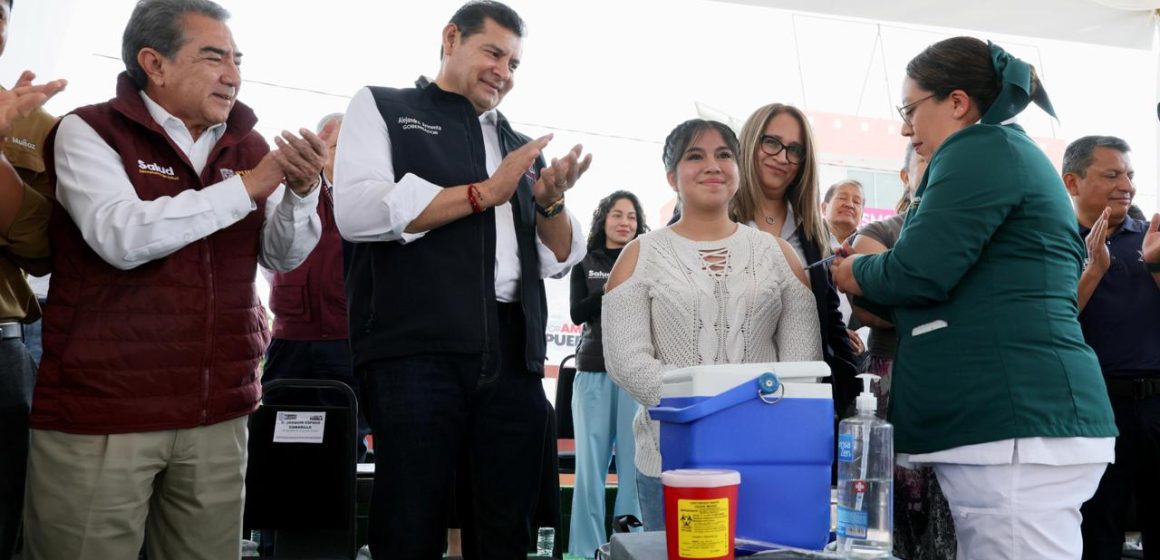 Federación y Gobierno Estatal acerca servicios médicos gratuitos a familias vulnerables