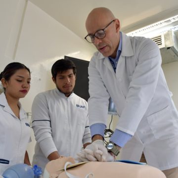 Facultad de Enfermería obtiene certificación internacional en RCP y atención cardiovascular avanzada