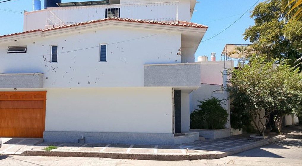 Atacan a balazos antigua casa de Rubén Rocha Moya en Culiacán; esta deshabitada