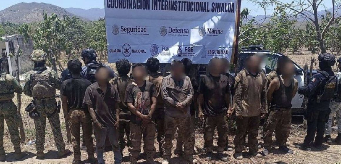 Detienen a 13 presuntos integrantes de Los Chapitos en Sinaloa
