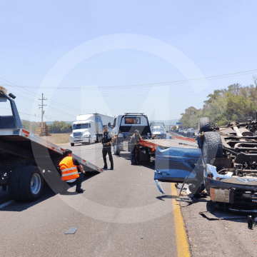 Tragedia en la Puebla-Orizaba: Un muerto y cuatro heridos tras volcadura en Palmar de Bravo