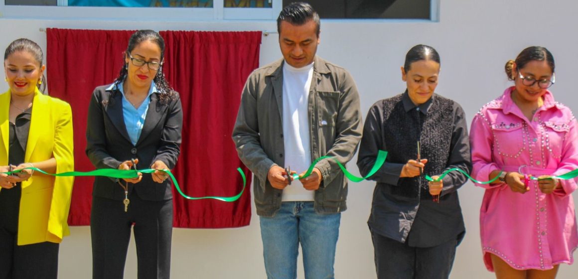 Inauguran aula de usos múltiples en primaria de Huejotzingo
