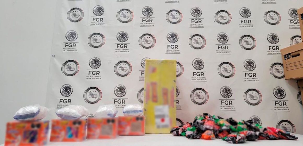 Aseguran 2 kilos de metanfetamina ocultos en cajas de dulces en Michoacán