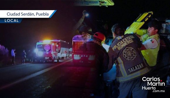 Choca contra autobús averiado y mueren ambos conductores en Ciudad Serdán