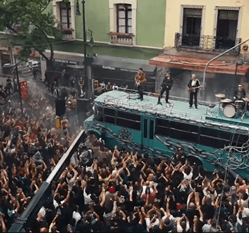 U2 Paraliza la CDMX: Grabación de ‘Street of Dreams’ en el Centro Histórico con Causa Social