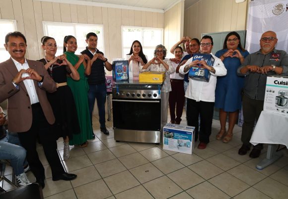 Tonantzin Fernández impulsa la educación en San Pedro Cholula con apoyo de Alejandro Armenta y Ceci Arellano