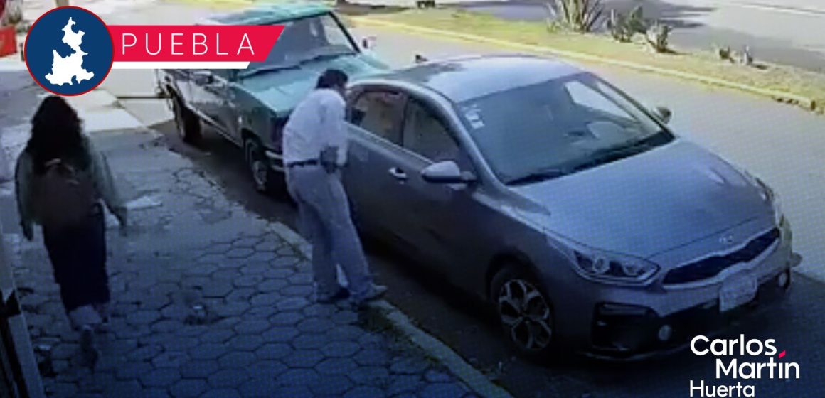 Hombre raya coche a estudiante de la BUAP por estacionarse frente a su negocio