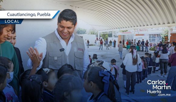 Omar Muñoz entrega barda perimetral en el preescolar Carmen Serdán